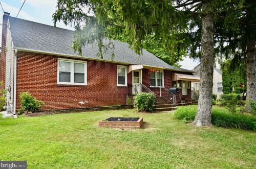 1704 Meetinghouse Rd, Boothwyn, PA 19061-3458
