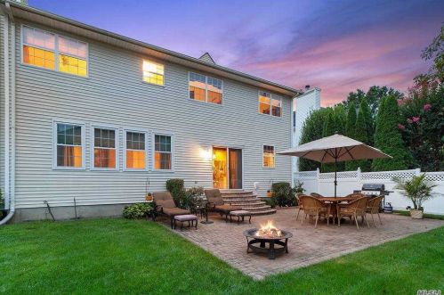 5 Hyacinth Ct, Huntington Station, NY 11747-4242