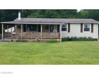 676 Santa Monica Dr, Youngstown, OH 44505-1144