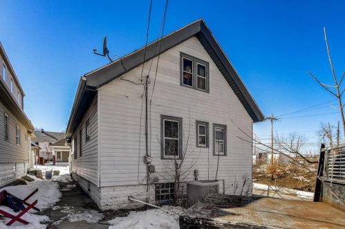 526 45, Milwaukee WI 53208-3604 exterior