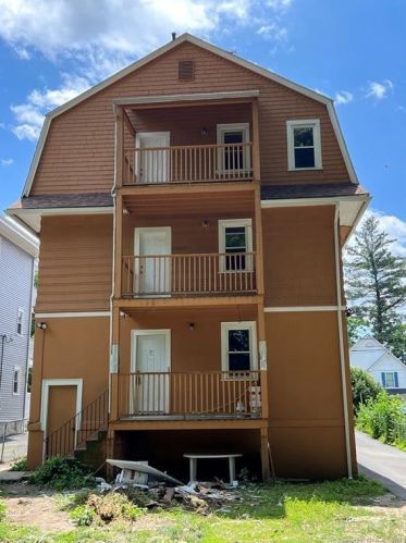 266 Capen St, Hartford, CT 06112-1903