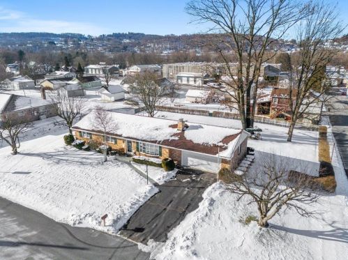 404 Williams Ave, Walnutport, PA 18088-1464