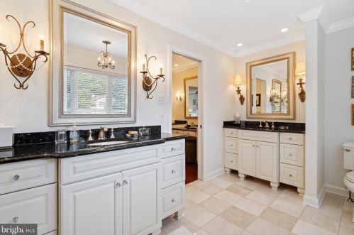 288 Huntsman Ln, Blue Bell PA  19422-2818 exterior