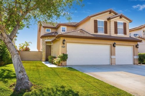 26555 Cardinal Dr, Santa Clarita, CA 91387-6318