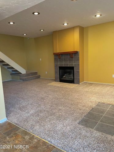1192 Sumner Pl, Santa Maria, CA 93455-3454