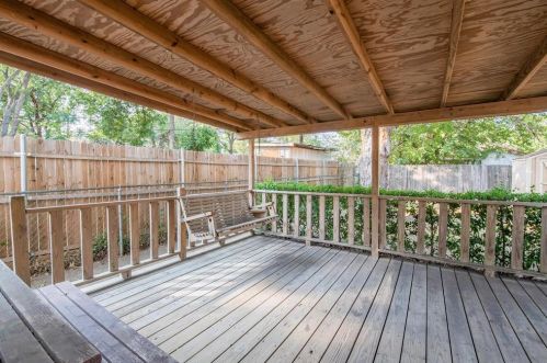 1903 Dennis St, Irving TX 75062-4362 exterior