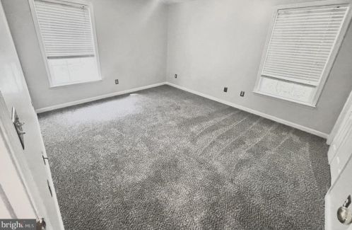 32 Pin Oak Dr, Dover DE  19904-2373 exterior