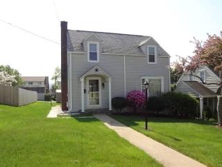 20 8th St, Youngwood, PA 15697-1367