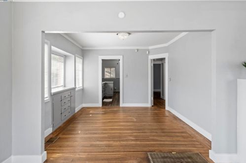 6035 Holway St, Oakland CA  94621-4137 exterior