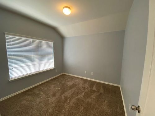 388 Pond View Pass, Creedmoor, TX 78610-3613