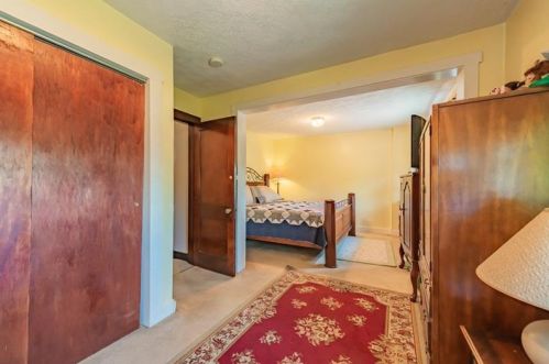 238 21st Ave, Whitaker PA  15120-2524 exterior