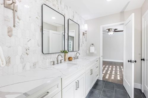 1213 Via Mil Cumbres, Solana Beach CA  92075-1726 exterior