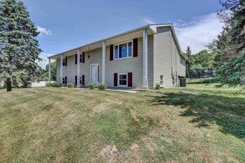 108 Nantucket Dr, Fishkill NY  12524-1021 exterior