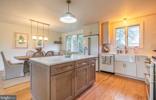 419 Hartford Dr, Riverton NJ  08077-4021 exterior