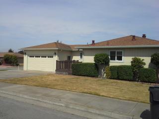 3139 Salinas Ave, Marina, CA 93933-3433