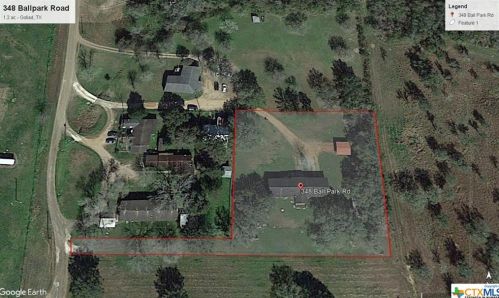 348 Ball Park Rd, Goliad, TX 77963-4365
