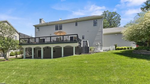27 Mountainview Dr, Paterson, NJ 07508-2918
