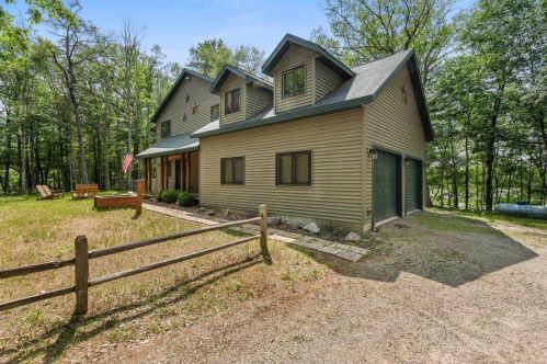 16555 Martin Ln, Crivitz, WI 54114-8909