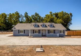 13959 Idaho Ave, Hanford, CA 93230-9227