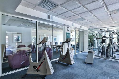 640 Camino De La Reina, San Diego CA  92108-3200 exterior