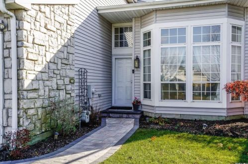 244 Fairfield Dr, Holbrook, NY 11741-2867