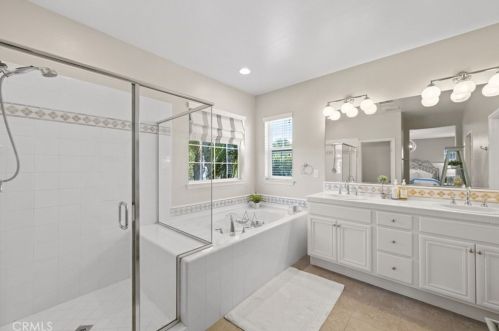 45730 Shasta Ln, Temecula CA  92592-1383 exterior