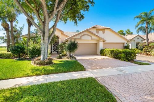7167 Ashford Ln, Boynton Beach, FL 33472-2946