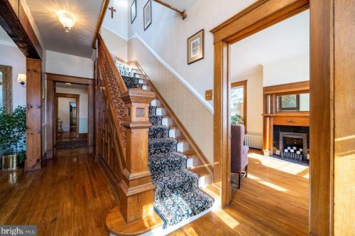 102 High St, Edinburg VA  22824-3084 exterior