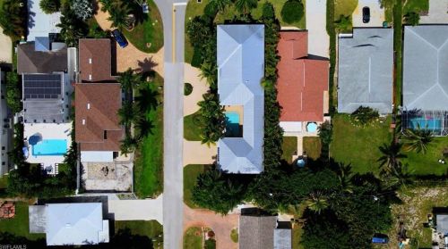 505 101 Ave, Naples FL 34108-3207 exterior