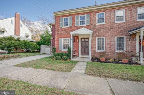 562 Main St, Lumberton Township, NJ 08048-1127