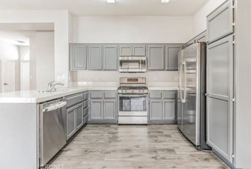 10016 Roehampton Ave, Bakersfield CA  93312-5348 exterior