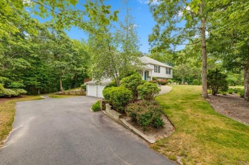 28 Placid Bay Dr, Plymouth, MA 02360-7120