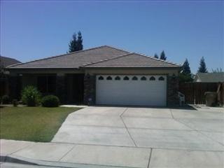 5805 Honeysuckle Ave, Bakersfield, CA 93313-3599