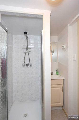 60 Garden St, Teaneck NJ  07666-5919 exterior