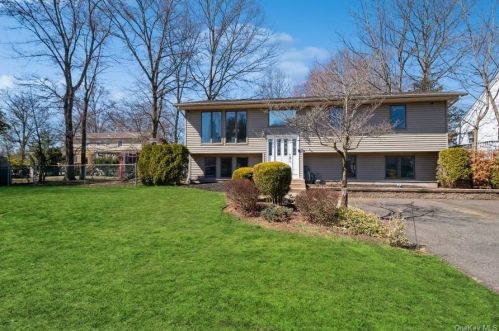 222 Conger Ave, Congers, NY 10920-2720