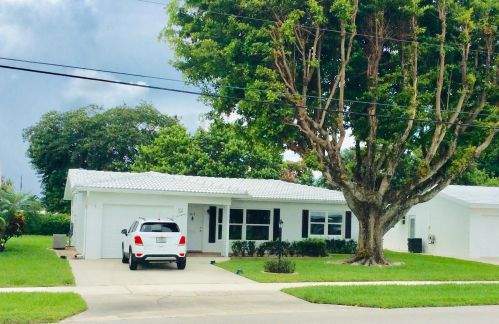 817 Ocean Dr, Boynton Beach, FL 33426-4356
