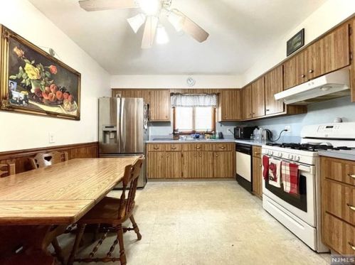 94 Maitland Pl, Outwater NJ  07026-1230 exterior