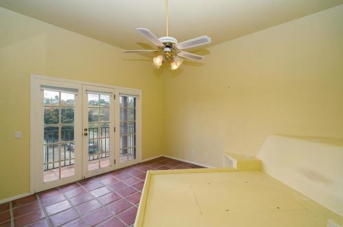 1129 Sugarbush Dr, Vista CA  92084-6605 exterior