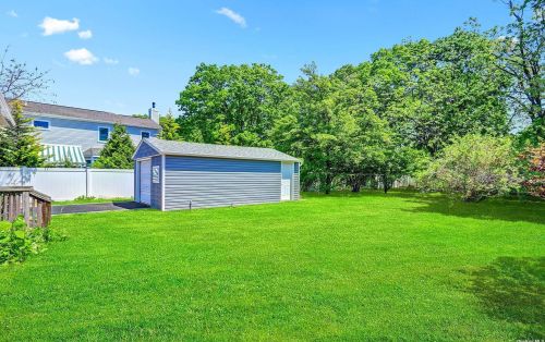 107 Malts Ave, West Islip NY  11795-2507 exterior