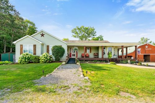 328 Lyons Rd, Stoneboro, PA 16153-2320