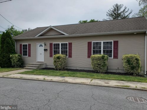 109 Bridgeham Ave, Slaughter Beach, DE 19963-1533