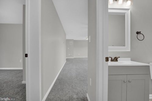 60 Cold Springs Rd, Carlisle PA 17015-9113 exterior