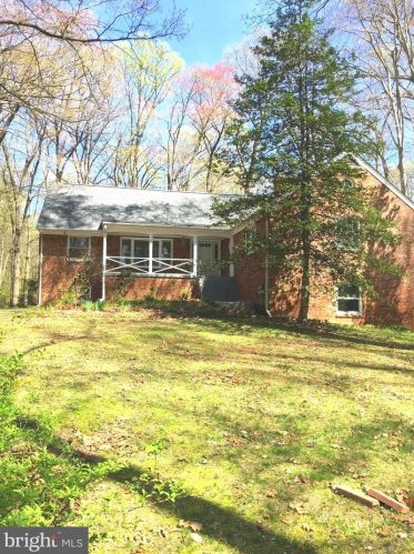 10410 Patrician Woods Ct, Great Falls, VA 22066-2941
