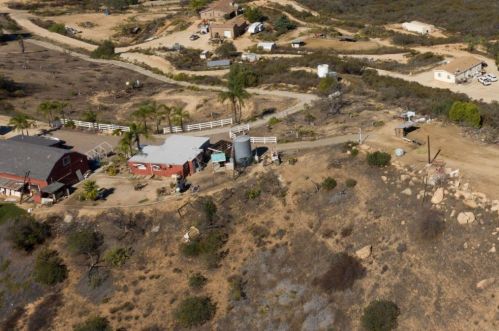 15863 Sequan Truck Trl, Alpine CA  91901-3501 exterior