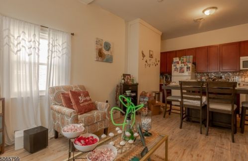 158 William St, East Orange, NJ 07017-4709