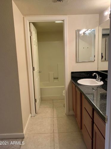 740 Elm St, Phoenix AZ  85013-2416 exterior