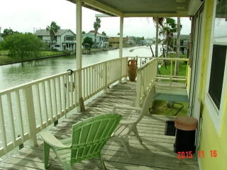 189 Sailfish Dr, Rockport, TX 78382-9353
