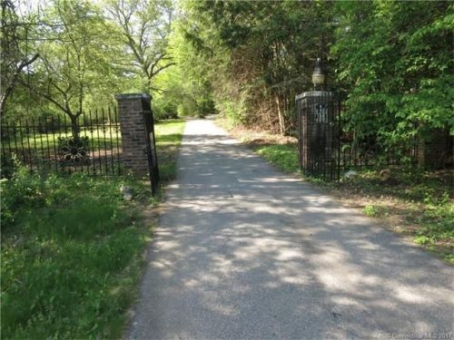 332 Chestnut Hill Rd, Colchester, CT 06415-2000