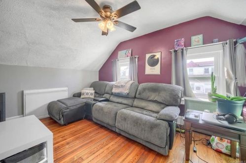 318 Summit Ave, Mount Vernon NY  10552-3004 exterior