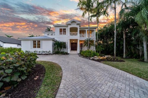 428 Rudder Rd, Naples, FL 34102-5037